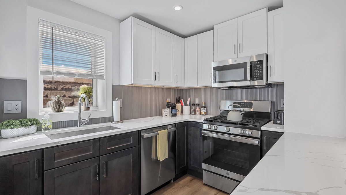 Ward Two House | NEW 9BR6Bth Parking MIT Harvard Boston Walk to T