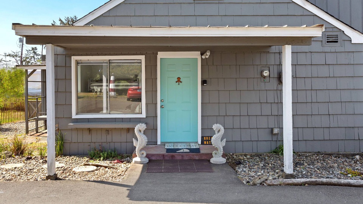 Grayland Apartment | NEW: A Getaway Retreat Next to the Ocean