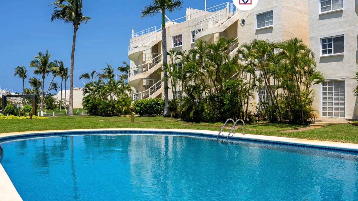 Puente del Mar Apartment | New Acapulco Retreat, Garden, Pool & Gym