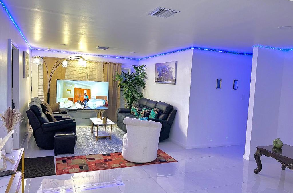 Pompano Beach Villa | New Air VACATION FUN