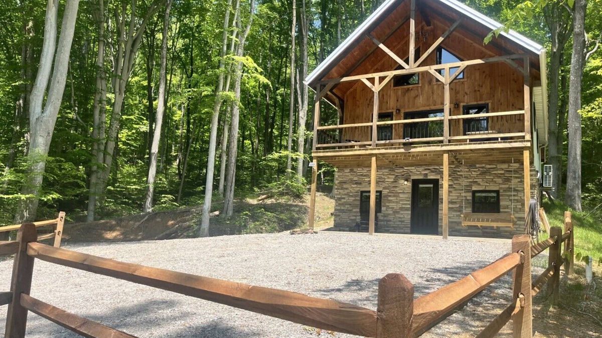 Hallsville Cabin | New Amish built cabin opening up March 14, 2025 near Hocking Hills/Tar Hollow St.Forest
