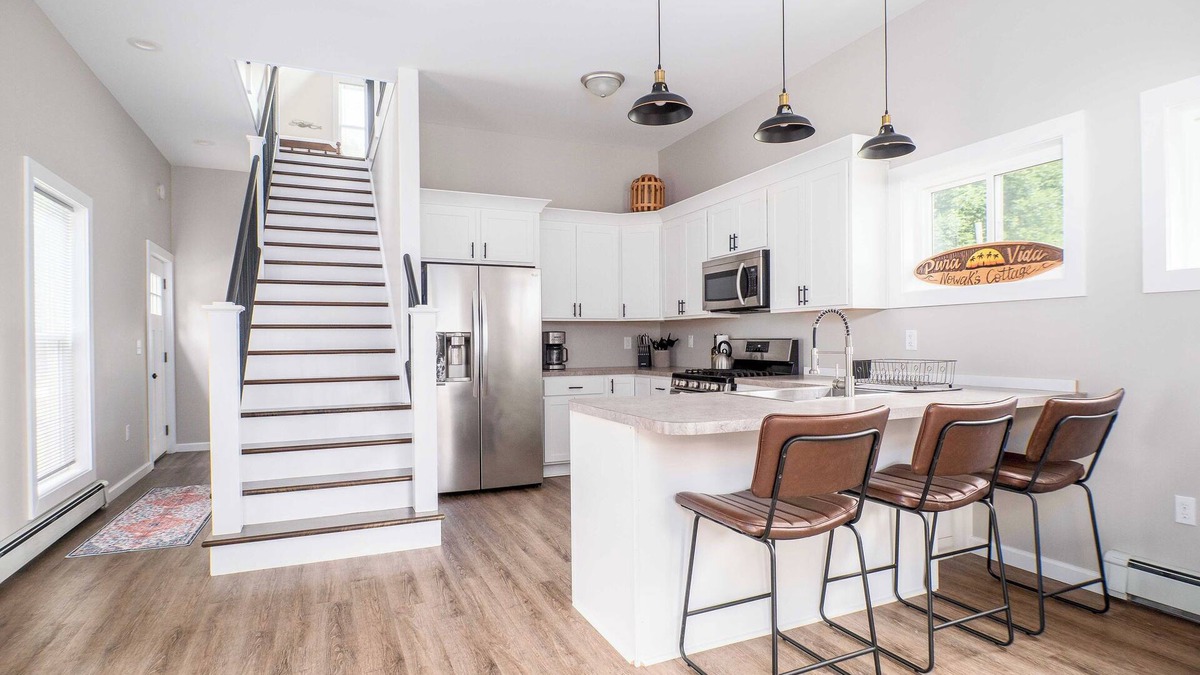 Mayville Cottage | New and Modern Cottage with Lake Views