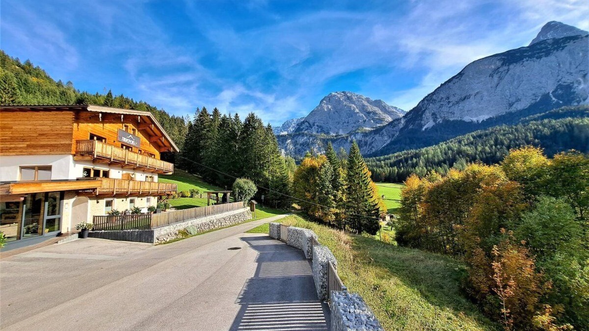 Ehrwald Apartment | New Apart at the Zugspitze with spa, hot tub, barbecue area, beautiful outdoor area!