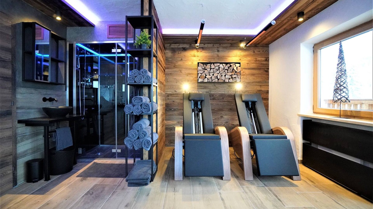 Ehrwald Apartment | New Apart at the Zugspitze with spa, hot tub, barbecue area, beautiful outdoor area.