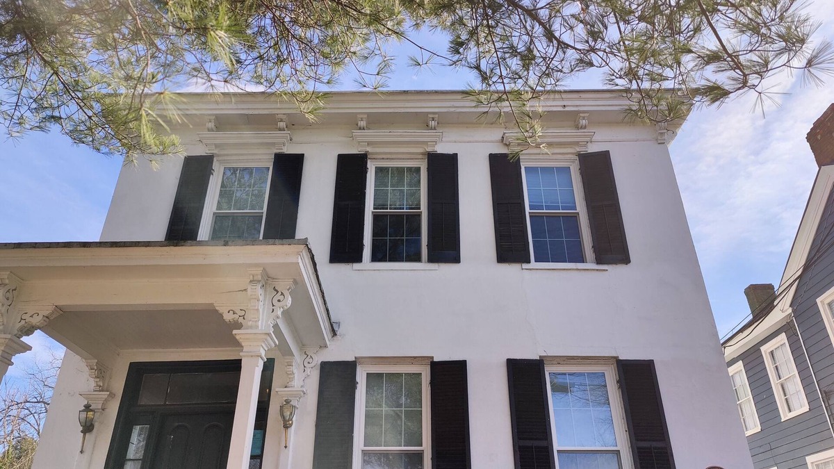 Suffolk Apartment | NEW apartment in the historical Causey-Kendrick building. 1bd/1ba- 1st floor