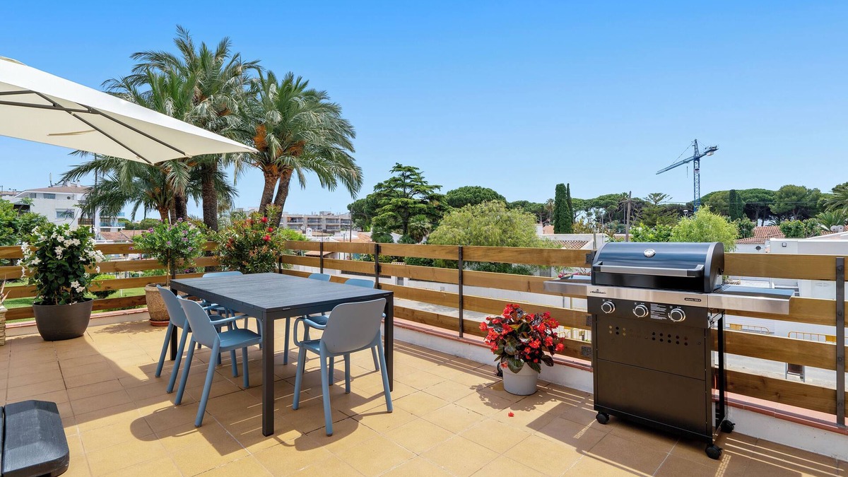 Vilafortuny Apartment | New Apartment "La Terrassa" with Sea Views, Large Terrace and Wi-Fi