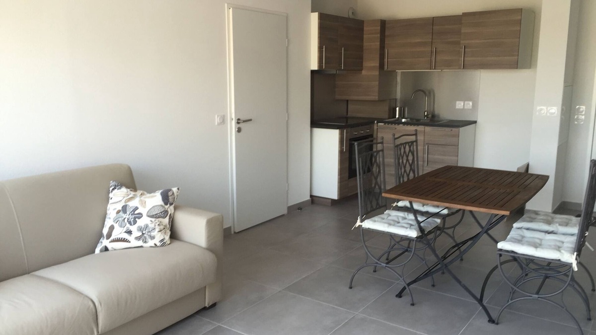 Martigues Apartment | New apartment with large terrace equipped for 4 people