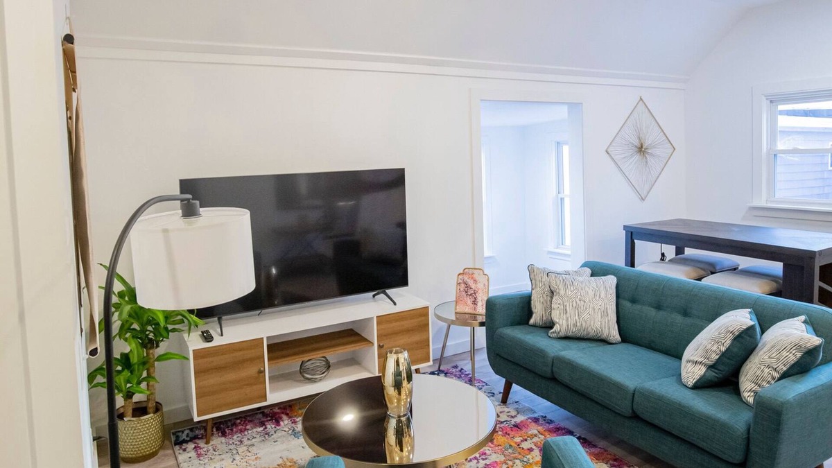 Lewiston Apartment | New Apt with Modern Style- 5 mins from St Mary’s, Central Maine Med, and Bates