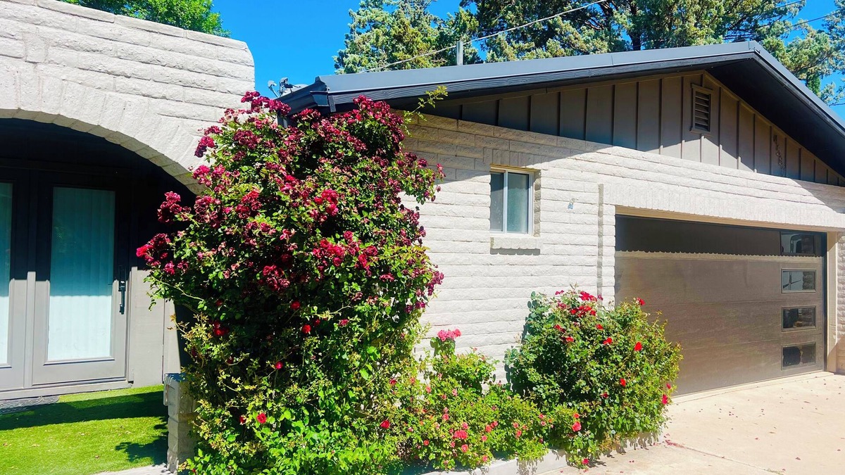 Lake Montezuma House | ! NEW ! Arizona Wine House. Centrally located in the Heart of the Verde Valley.