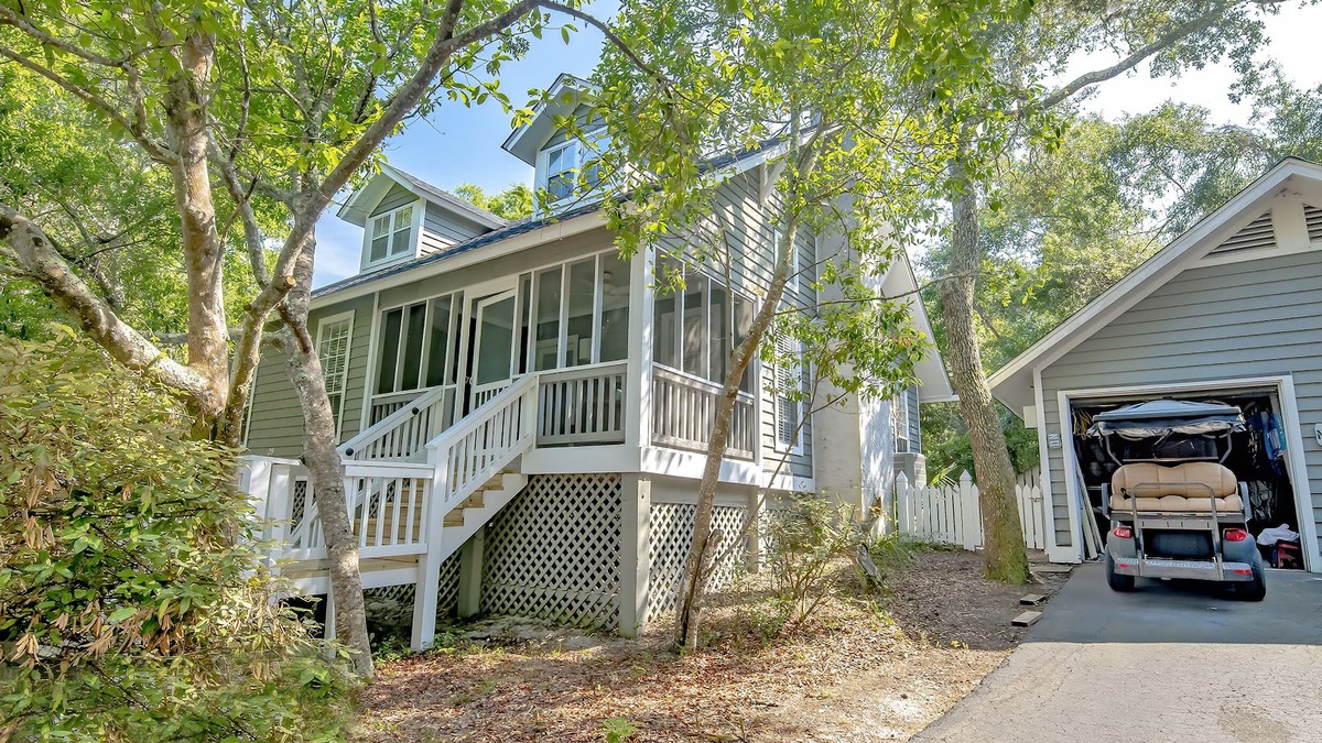 Bald Head Island Cottage | New avail alertnNo need for BHI Club Coastal magic- pool & breezy palm trees.