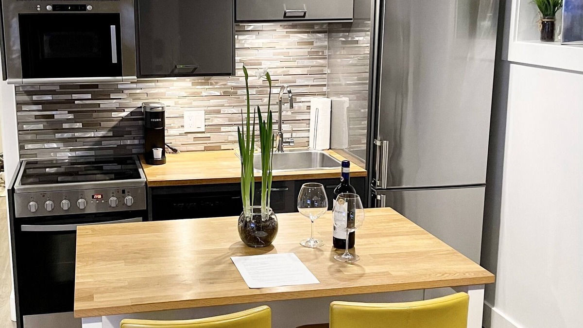 West Side House | New Basement Private Suite - Fully Furnished, 1 BEDROOM & Futon