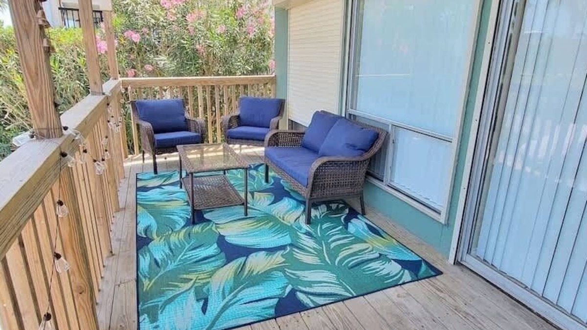 South Padre Island Condo | NEW! * Bay View Great Deck * Pool * 2 levels & 3 bedr