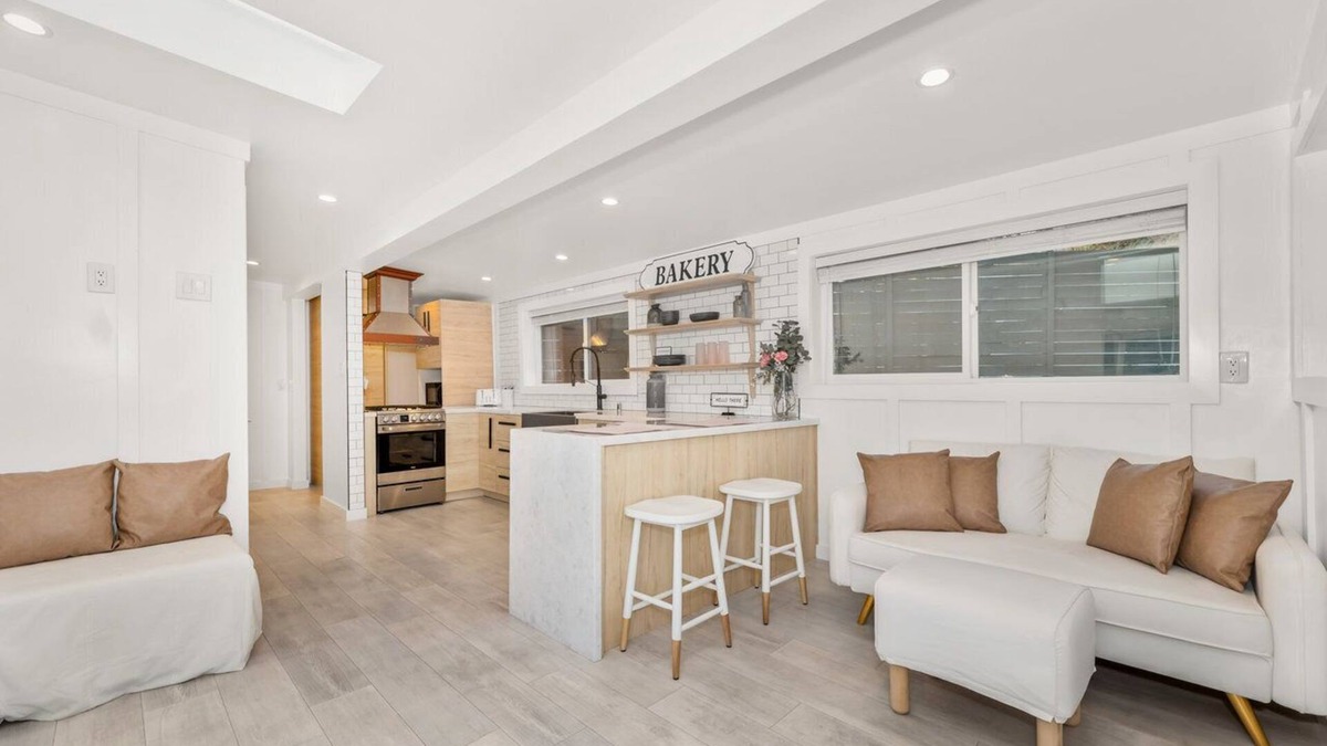 Fire Mountain Apartment | New Beach Apartment w/Yard