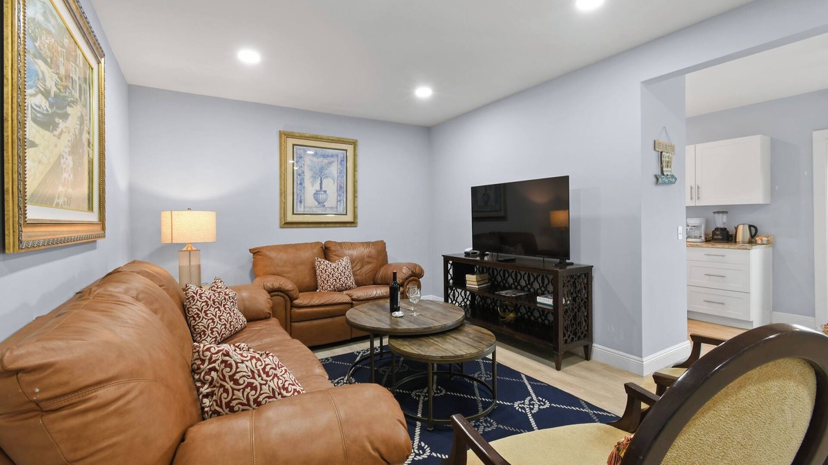 Singer Island Condo | NEW BEACH LISTING, Walk-Beach, Surfing, Scuba, Close-Dining, Wi-Fi