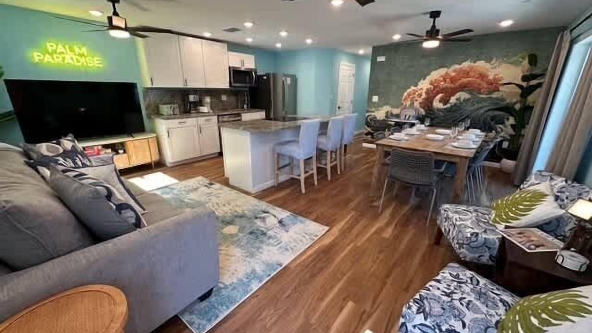 South Bradenton Condo | *NEW* Beach Waves - 4 bed, 2 bath Sleeps 8