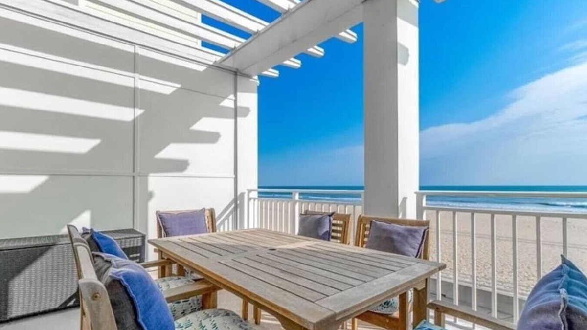 Sandbridge Condo | New! Beachfront 3bd/2Bth/Pool/Hot tub 104A