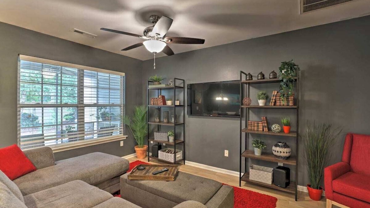 Charleston House | NEW! Beautiful Charleston Townhome with Pool Access & Covered Patio!