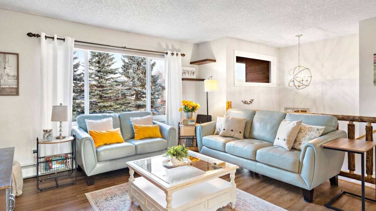 Taku - Campbell House | NEW! Beautiful Home w/FP, Yard, Deck, Ping Pong