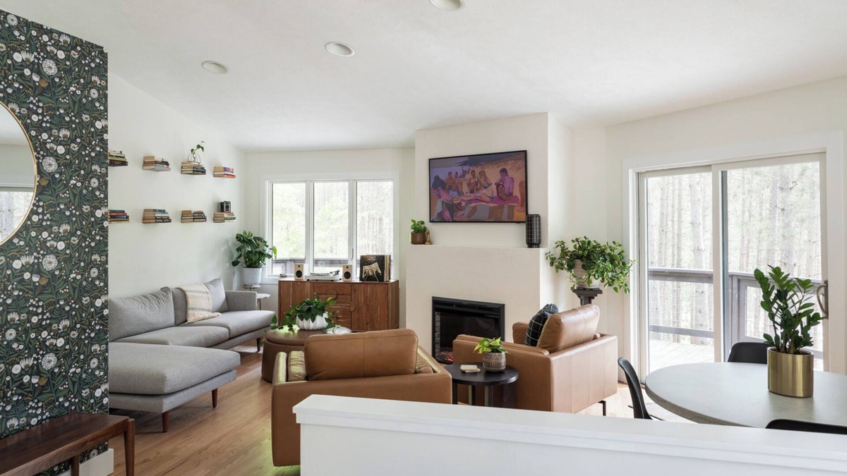 Lake Ann House | New, Beautifully Updated Dodecagon Home with Game room!
