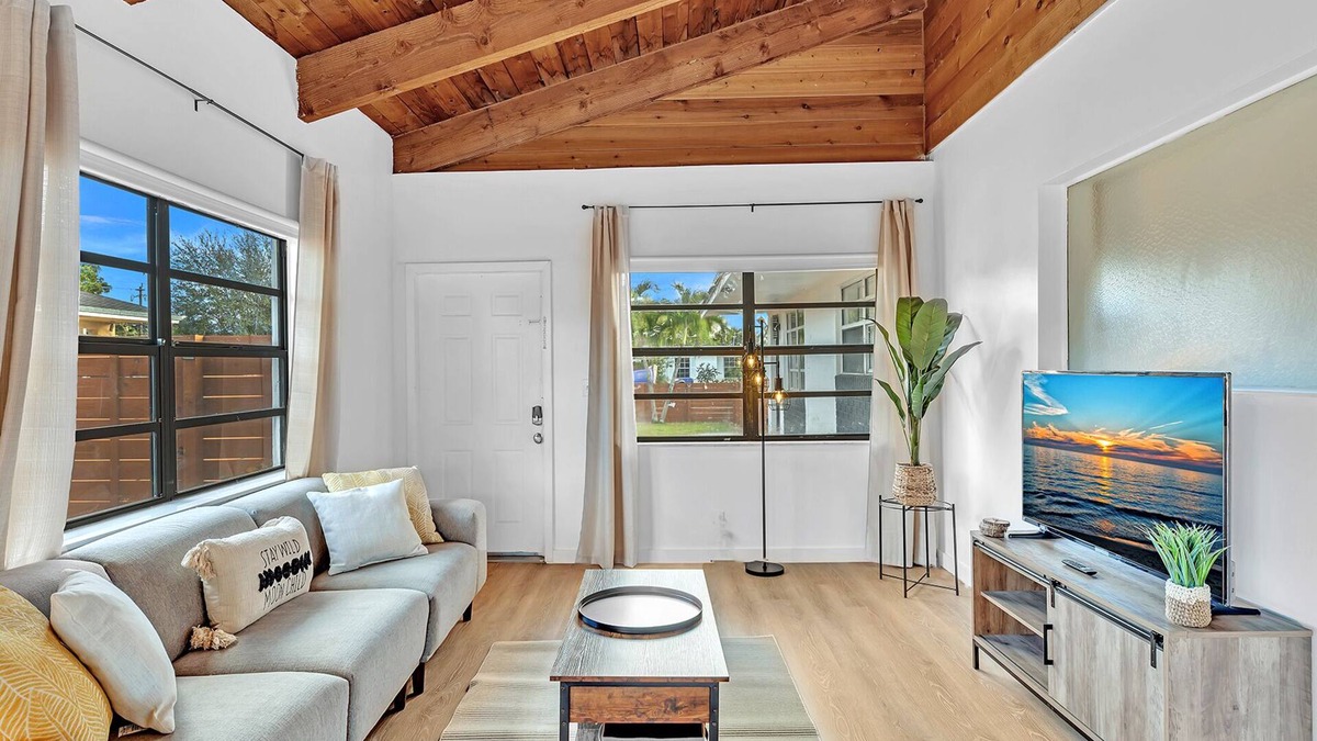 West Hollywood Apartment | NEW* Boho Chic Chateau Unit #2
