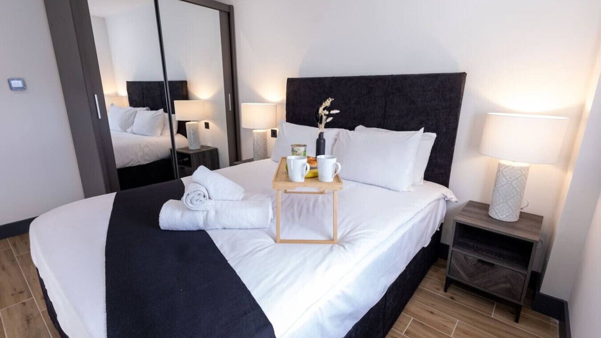 Borehamwood Apartment | New Borehamwood Central 1B 1B