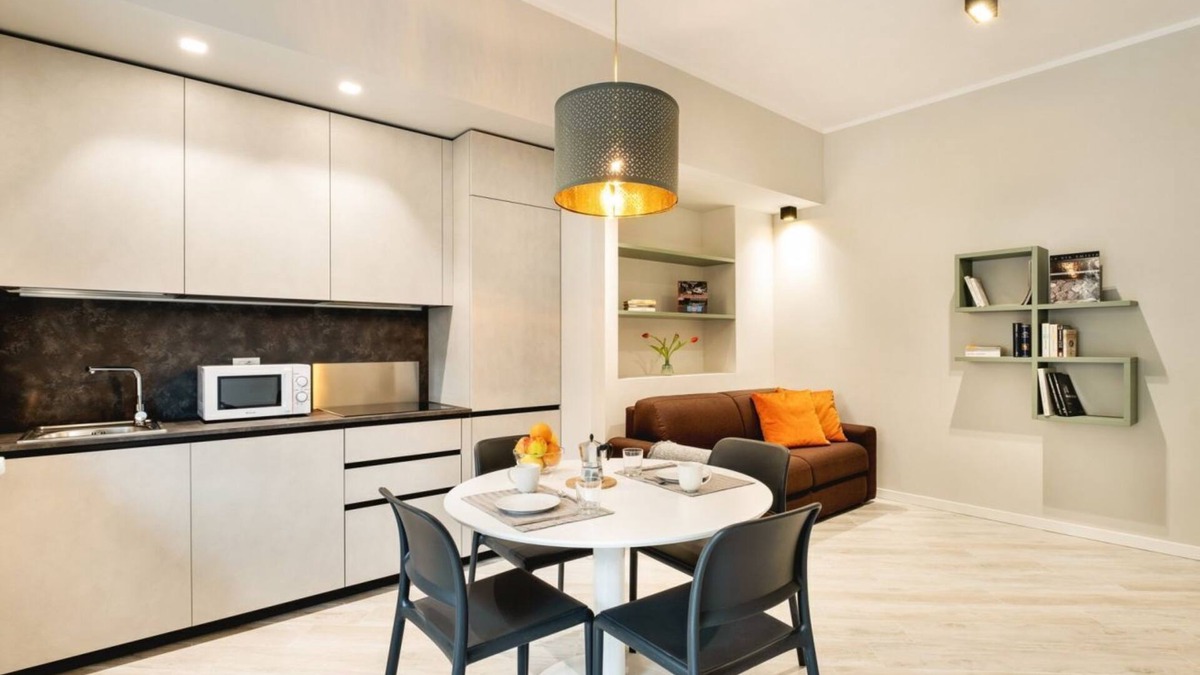 Saragozza-Porto Apartment | New, bright and comfortable apartment near the Ospedale Maggiore and just a few minutes drive from the historic center of Bologna.The neighborhood is full of restaurants, bars and supermarkets and pharmacy.Easily accessible from the motorway exit, it is