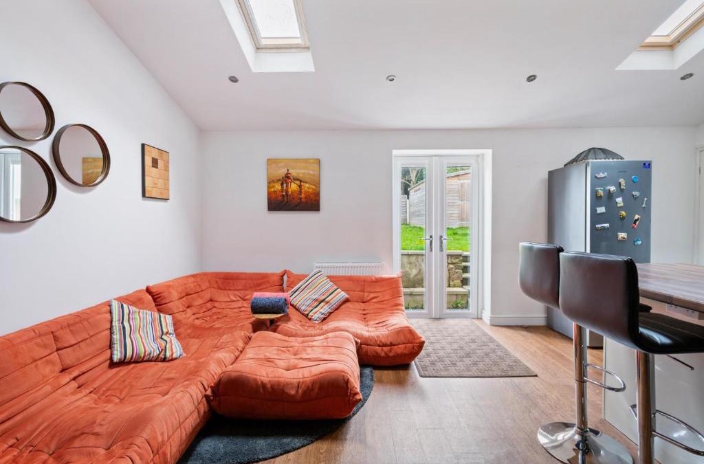 Leeds House | NEW Bright & Stylish 4BD Home City Centre of Leeds