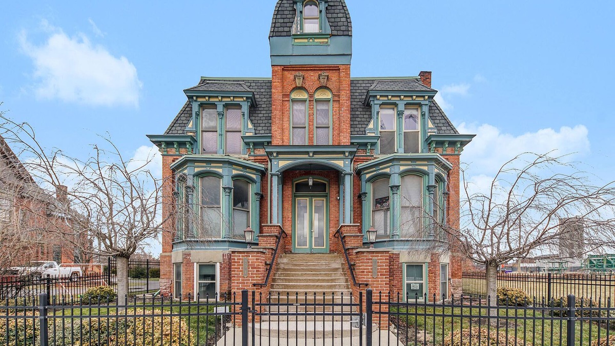 Brush Park Condo | NEW! Brush Park Brilliance! Walk->Stadiums DT Luxe 3BR