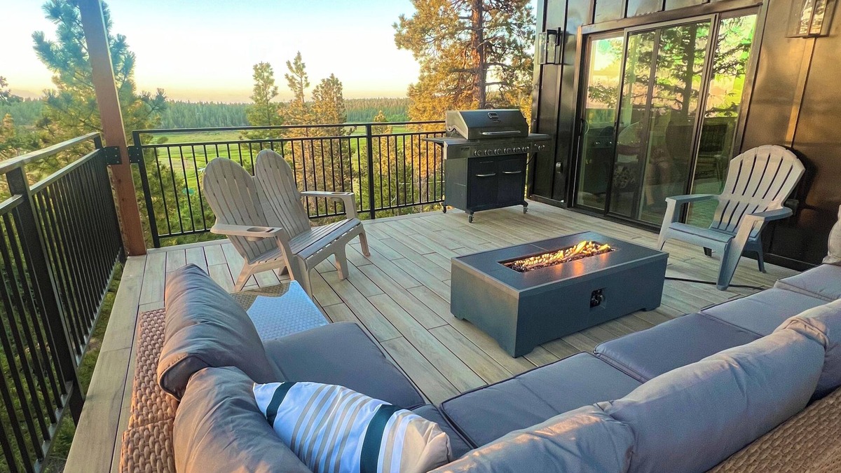 Meadow View Heights Cabin | NEW BUILD, COVERED DECK, GAME ROOM, FAMILY FRIENDLY