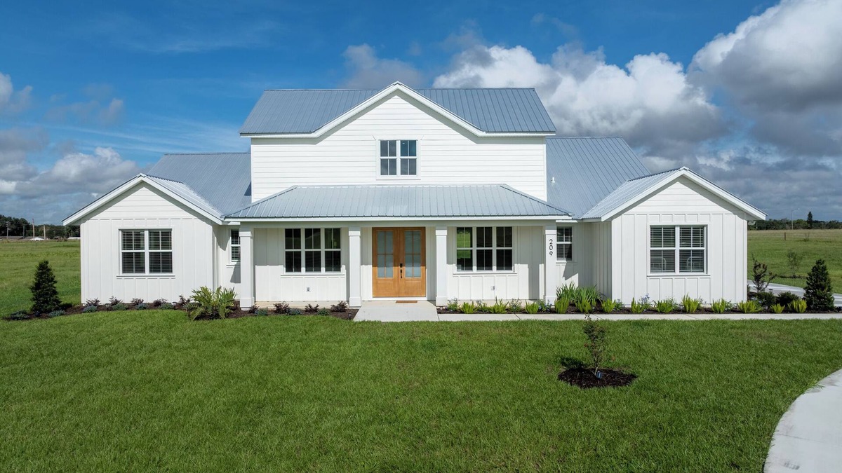 Lake Placid House | NEW BUILD! Family Retreat 4BR Home & Pool on 10 acres