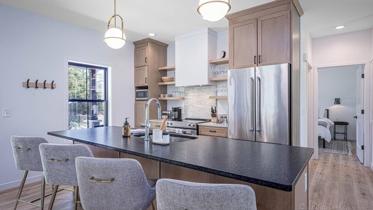 Galena House | New build, modern, hot tub, nature & HOA amenities