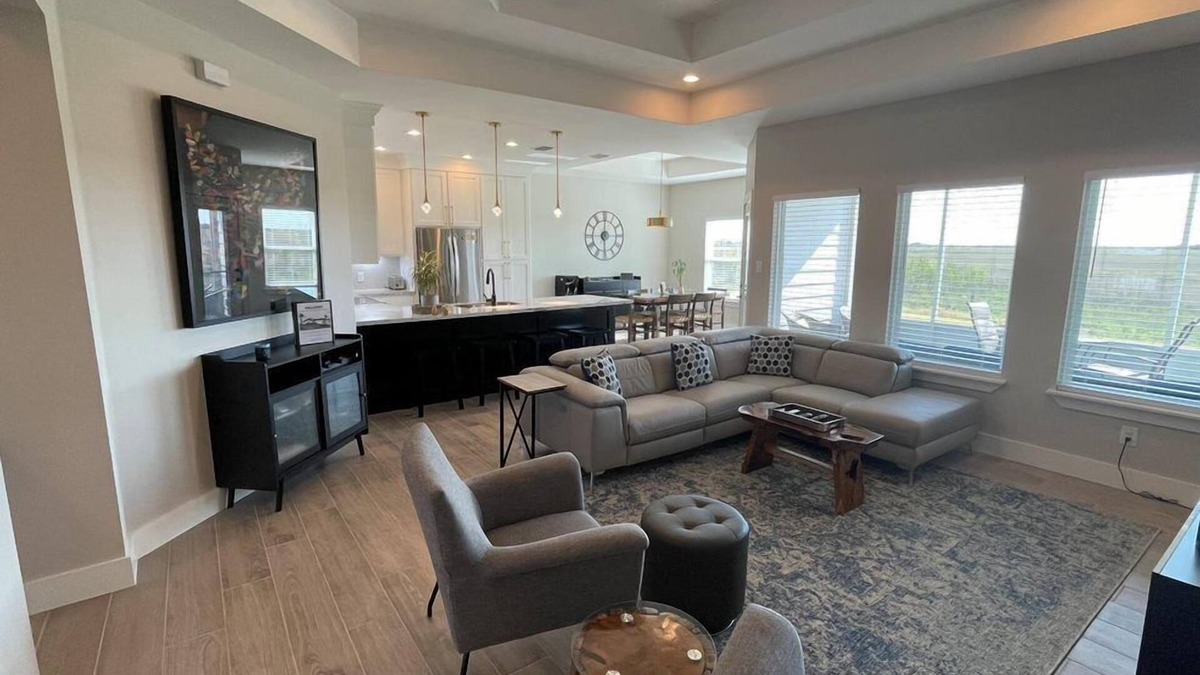 Port Isabel House | New build on Quiet Wildlife Preserve -37 Val