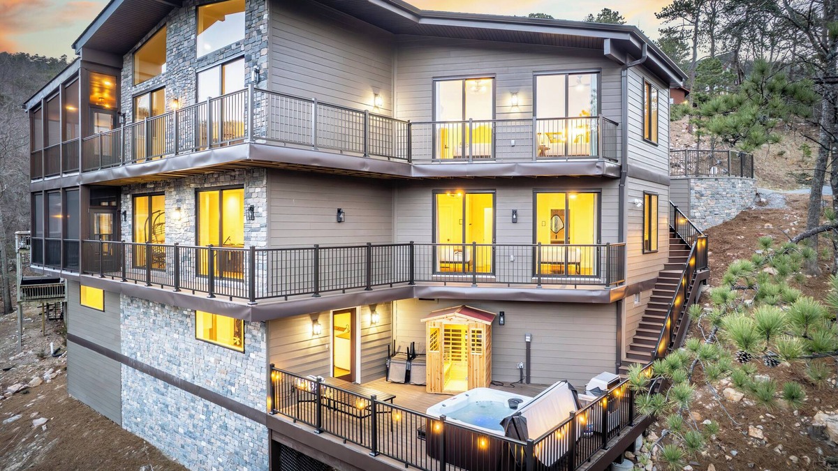 McGaheysville House | New Build with Amazing Views in Massanutten