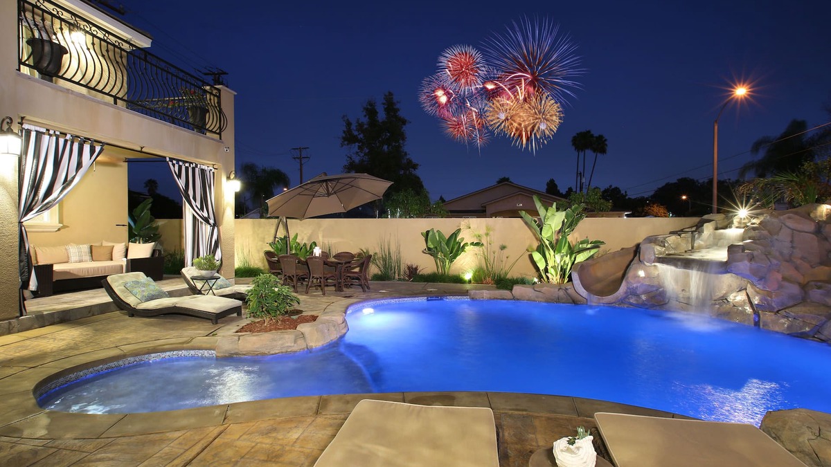 Hermosa Village House | New Built, Backyard & Balcony Fireworks, Walk To Disney, 4000 sqft, No Pool Fee