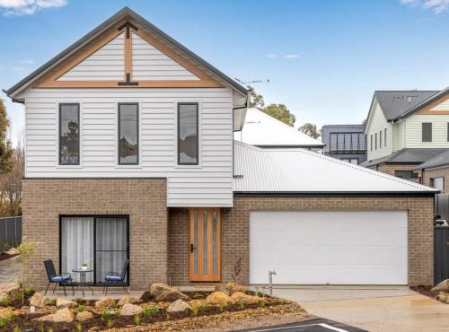 Beechworth House | New Central 2 bedroom townhouse