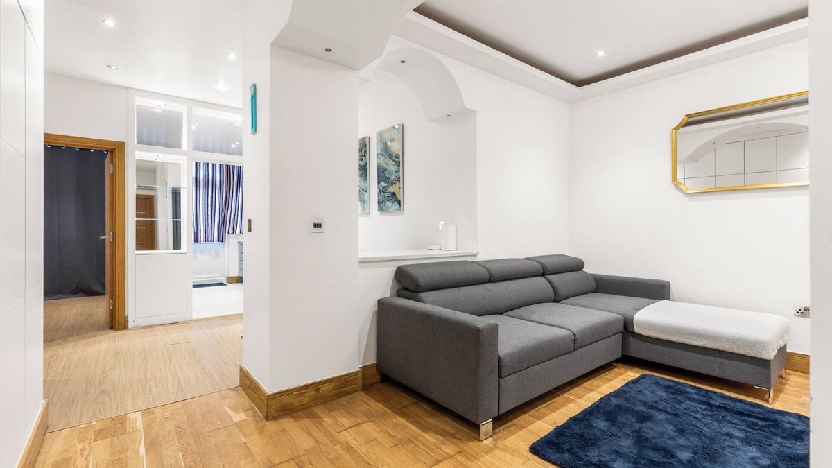 Fairfield Apartment | New! Central 2BR Croydon Flat, 6 Mins to Tram