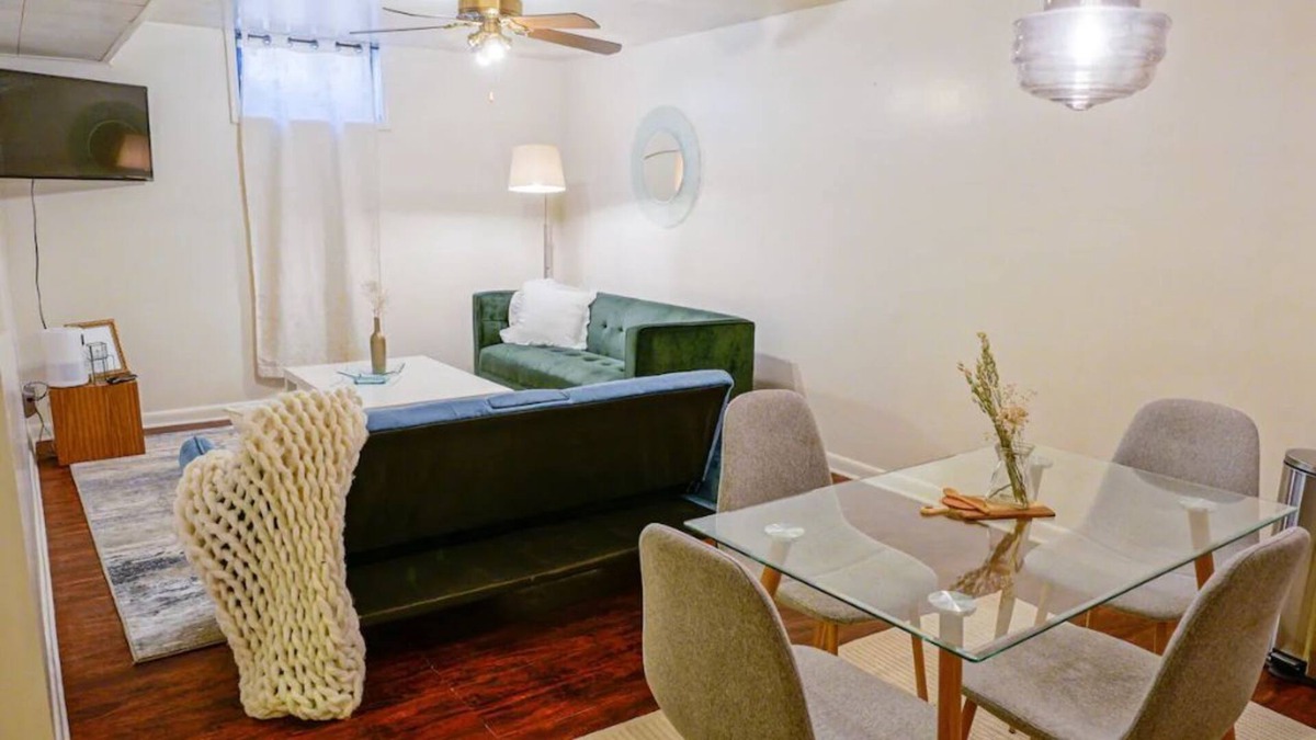 Twin Lakes House | NEW centrally located garden-level getaway