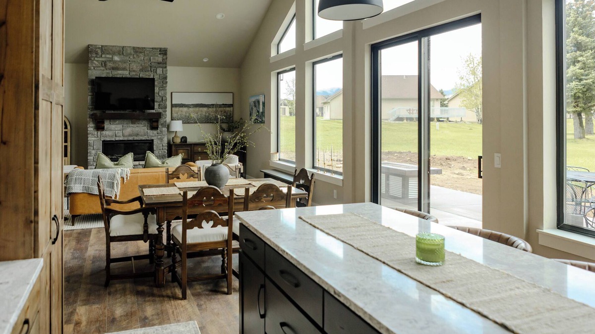 Red Lodge Cottage | NEW charming 3 bedroom cottage nestled on the scenic Red Lodge Golf Course