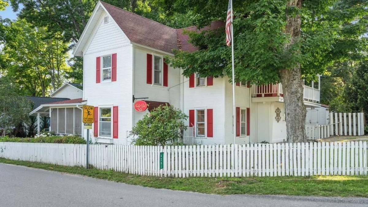 Walloon Lake House | *NEW* Charming Walloon Cottage with Dock Access!