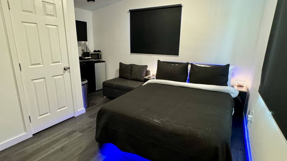 Garfield Apartment | New City Loft Cozy With Backyard Unit C
