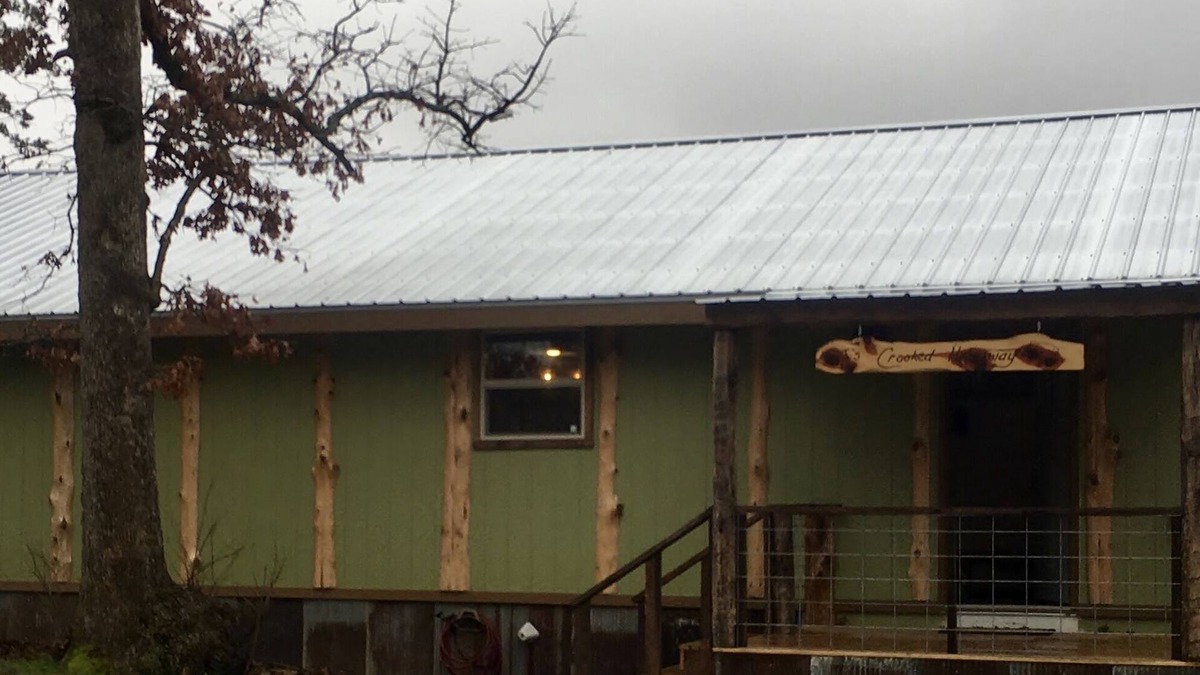 Flippin Cabin | NEW! CJ's Crooked Hideaway-Secluded Cabin Near the White River