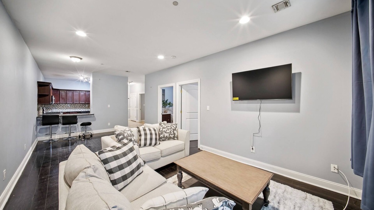 Passaic Condo | NEW! Comfortable 2BR Retreat 15 Min to NYC