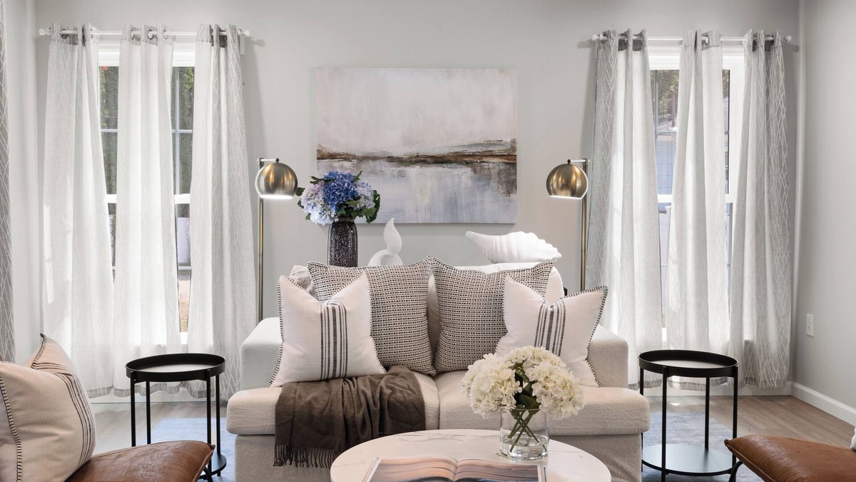 Narragansett House | New Construction 3 blocks from Boone St. and walkable to ocean wall.