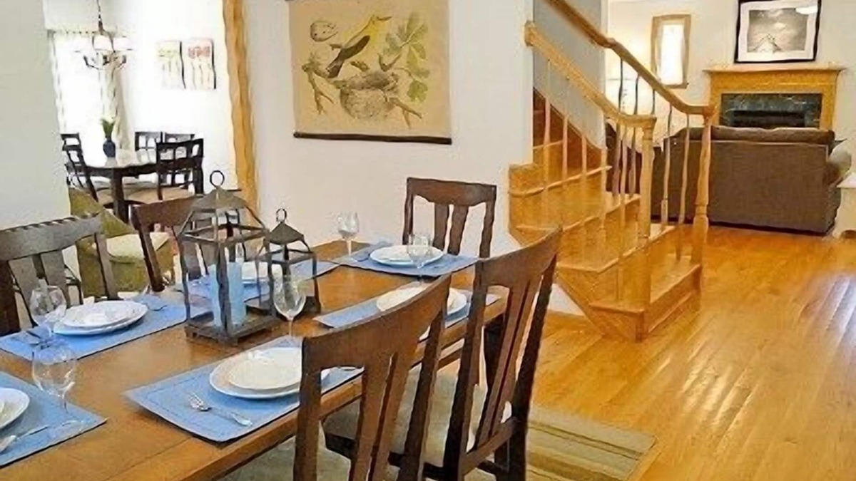 Edgartown House | New construction Edgartown home with AC, new furnishings, o/d shower, bike path.