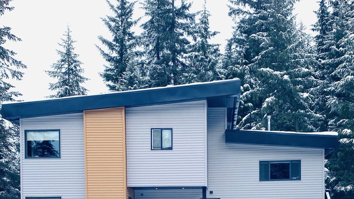 Alyeska House | New construction- Less then a Mile from Alyeska Day-lodge