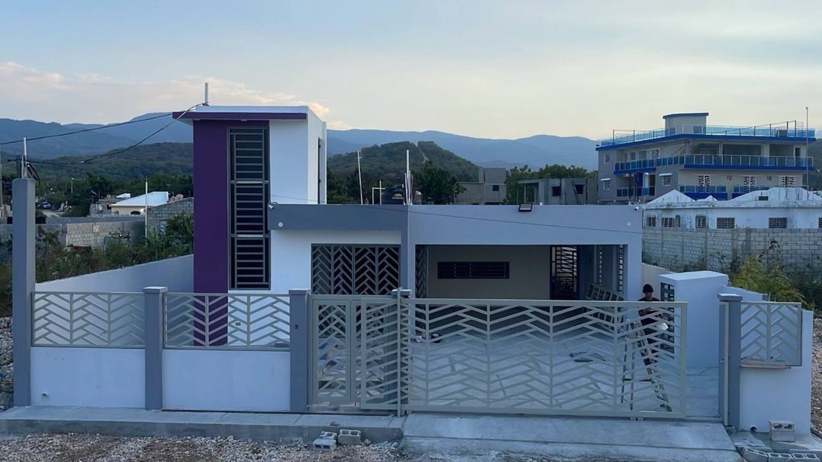 Barahona House | New construction luxury home with Bay views of the Southwest Beaches