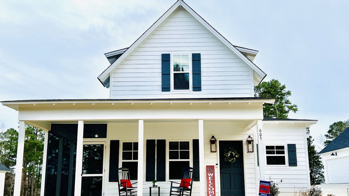 Oxford House | NEW construction! Minutes from Ole Miss