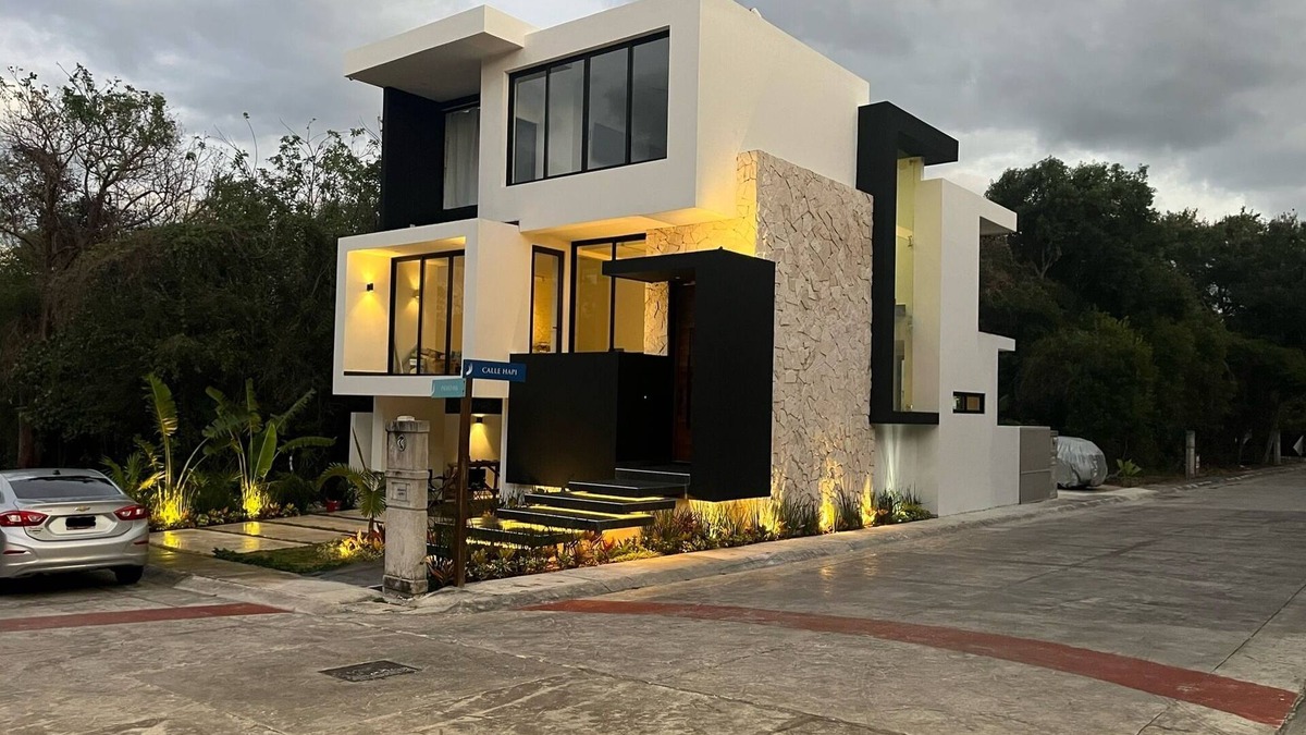Puerto Morelos House | New construction Modern 4bedroom house with AC WiFi in delightful Puerto Morelos