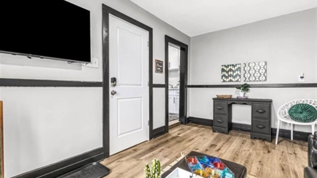 Hazel Park Apartment | New! Contemporary 1BR Haven, Private & Pristine