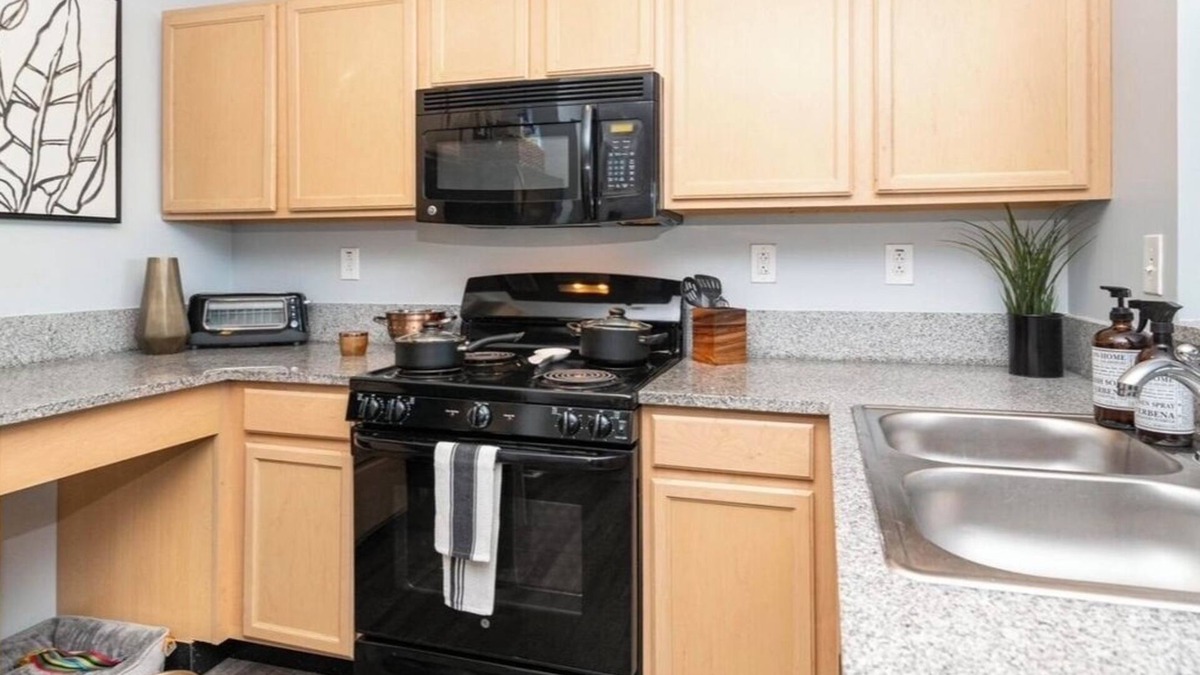 Downtown Indianapolis Apartment | NEW! Cozy 1 bedroom apartment in Downtown Indianapolis w/Free Parking